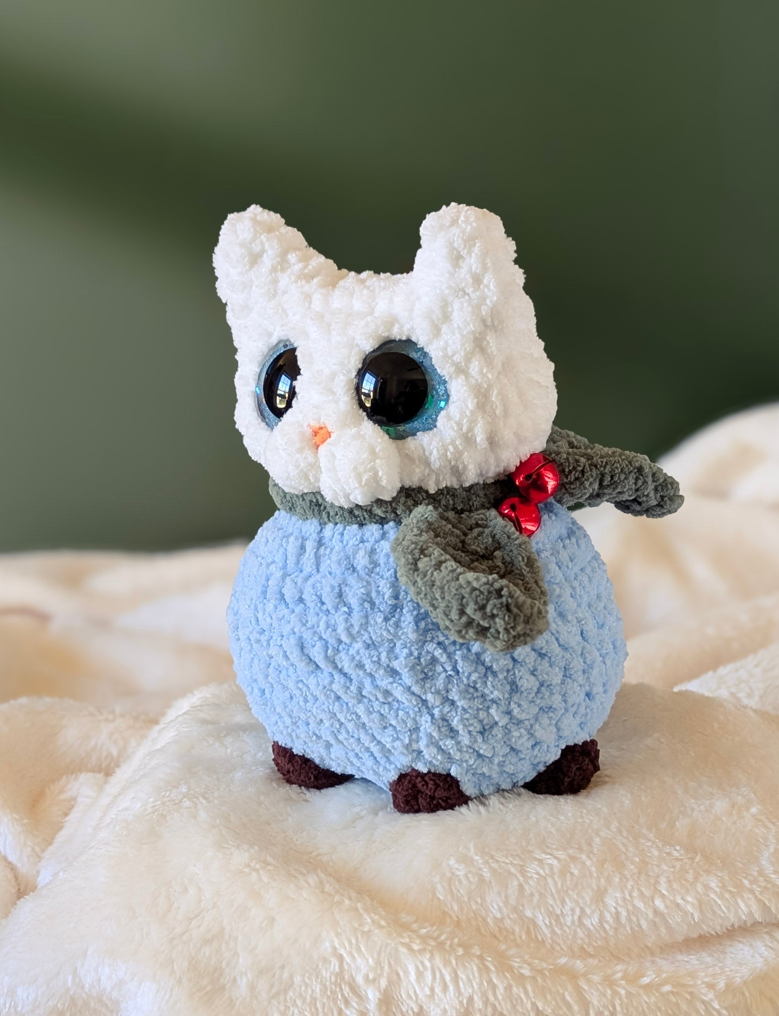 Snow Cat Plushie - 99% Coffee