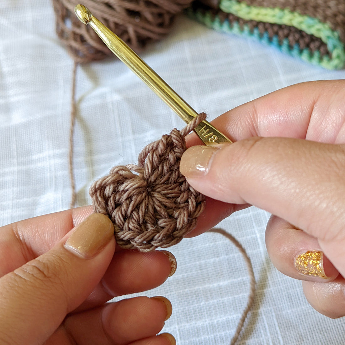 Step by Step Tutorial: Crocheting a Magic Ring