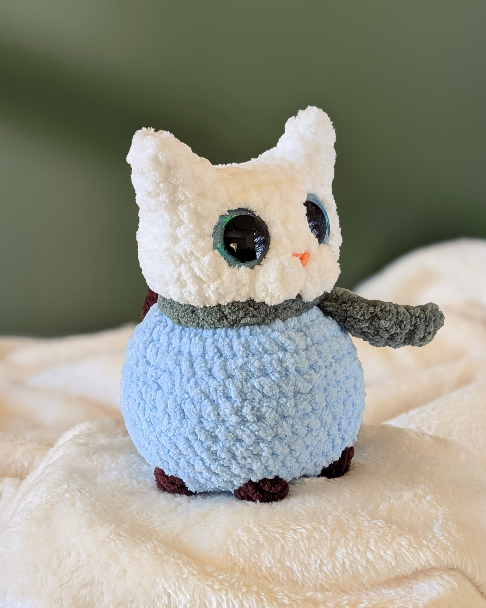 Snow Cat Plushie - 99% Coffee