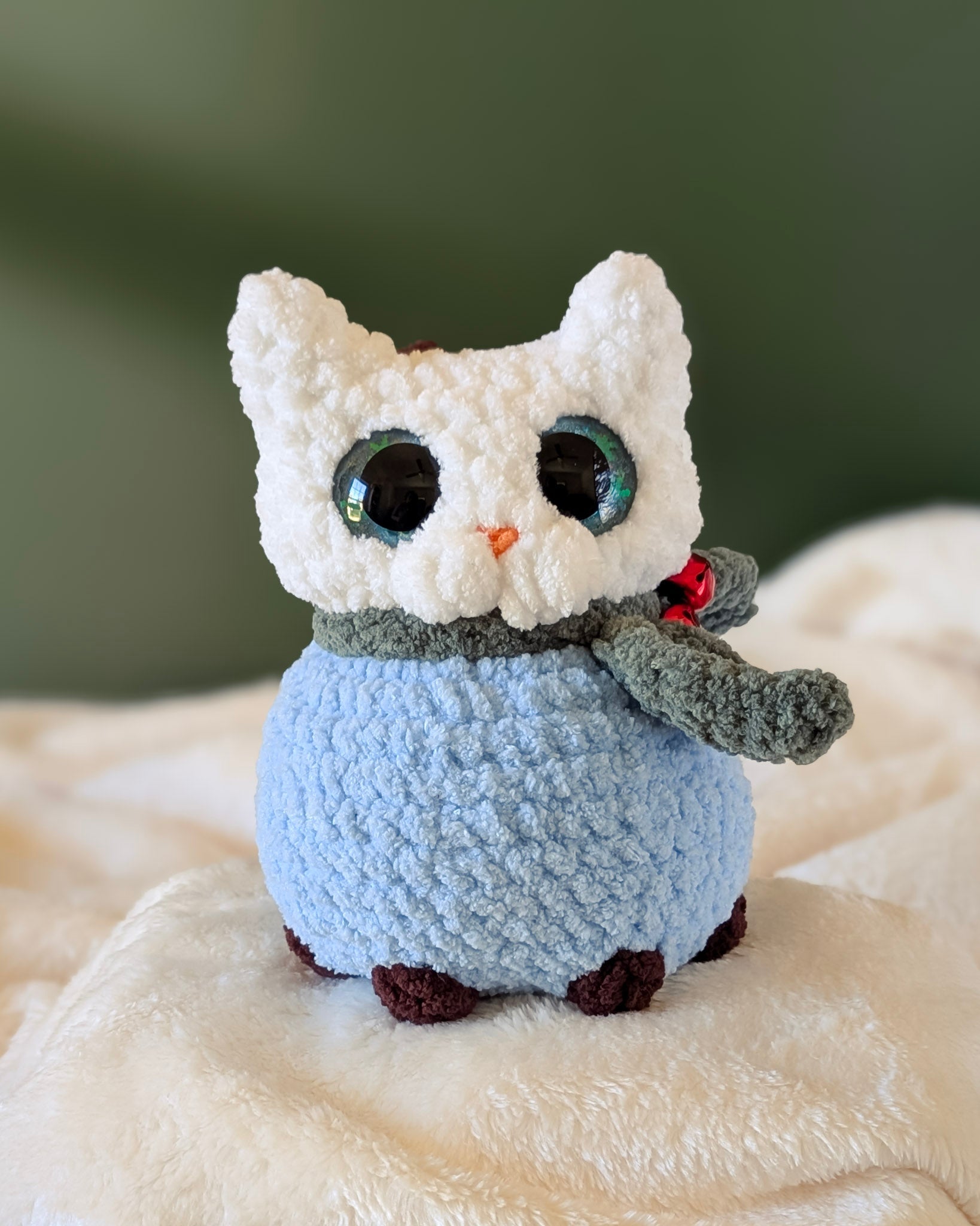Snow Cat Plushie - 99% Coffee